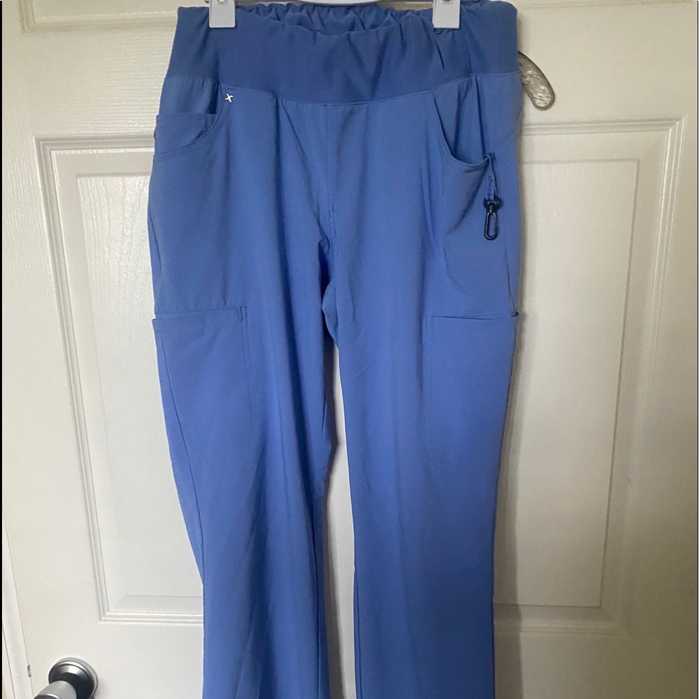 CHEROKEE iFLEX scrub set